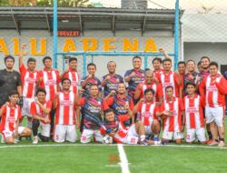 Cetak Dua Gol, Gubernur Sulsel Bermain Seru di Lapangan Minisoccer Palu
