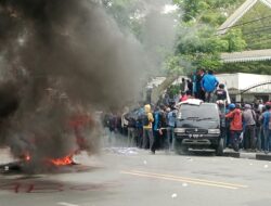 Aksi Massa di Palu Tuntut Pembatalan PBB-P2 hingga Bubarkan DPR