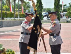 Serah Terima Pataka Wira Dharma Brata Tandai Pergantian Kapolda Sulteng
